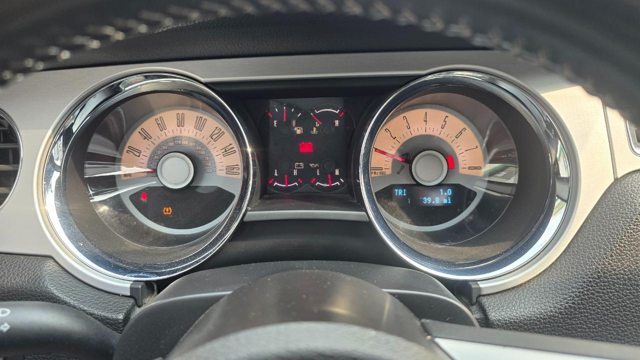 Ford Mustang V6 Premium Coupe 2011