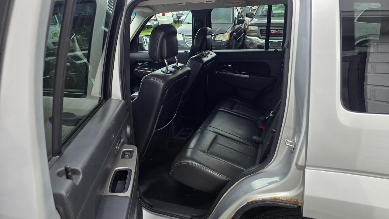 Jeep Liberty Limited 4WD 2011