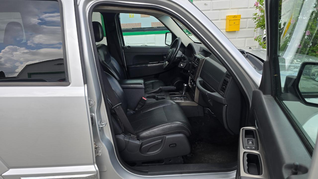 Jeep Liberty Limited 4WD 2011