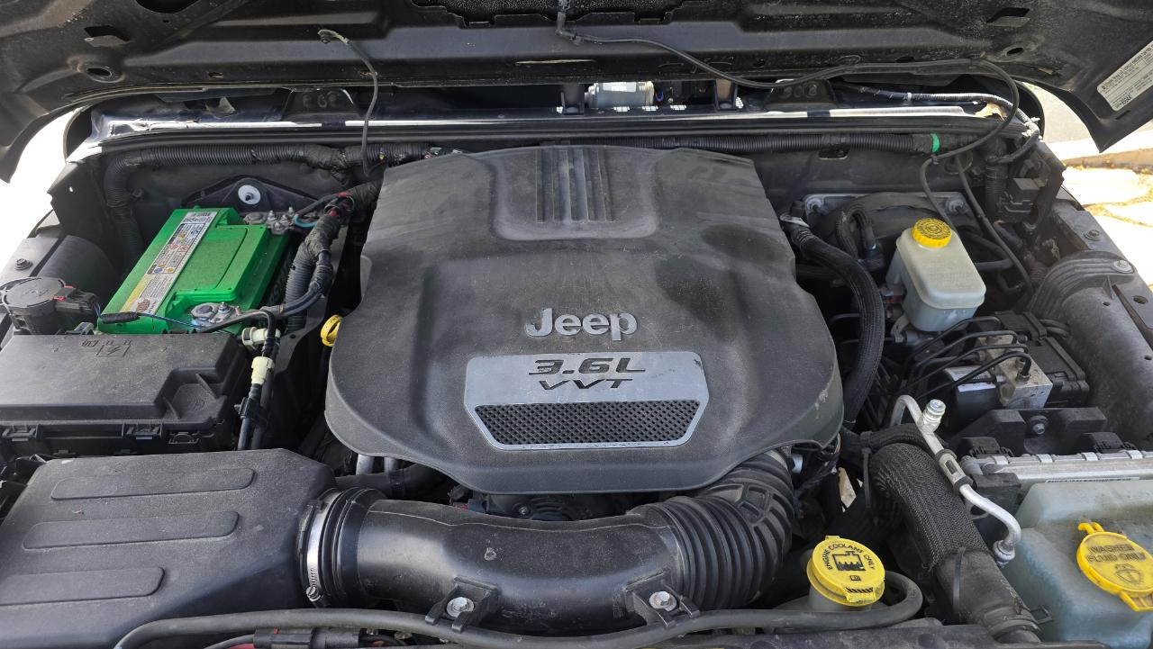 Jeep Wrangler Unlimited Sport 4WD 2012