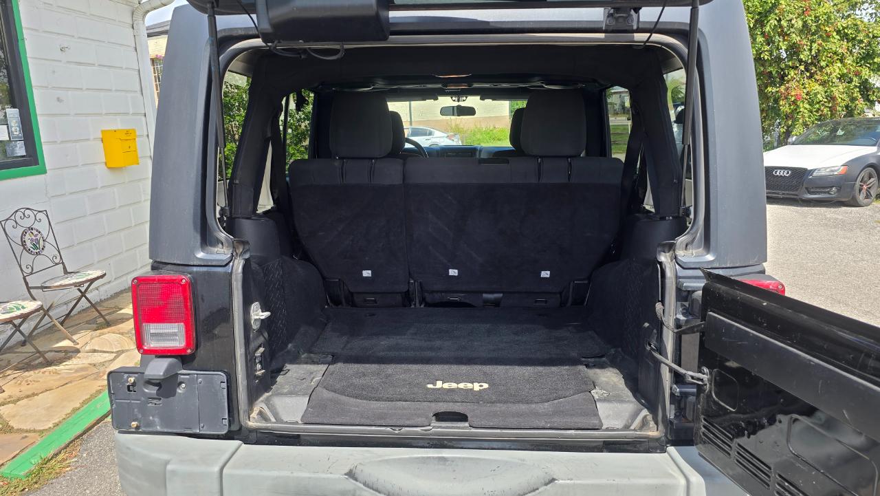 Jeep Wrangler Unlimited Sport 4WD 2012