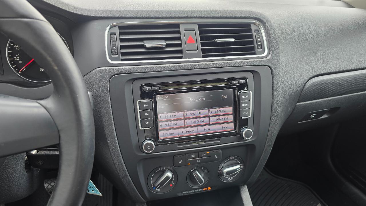 Volkswagen Jetta SE 2012