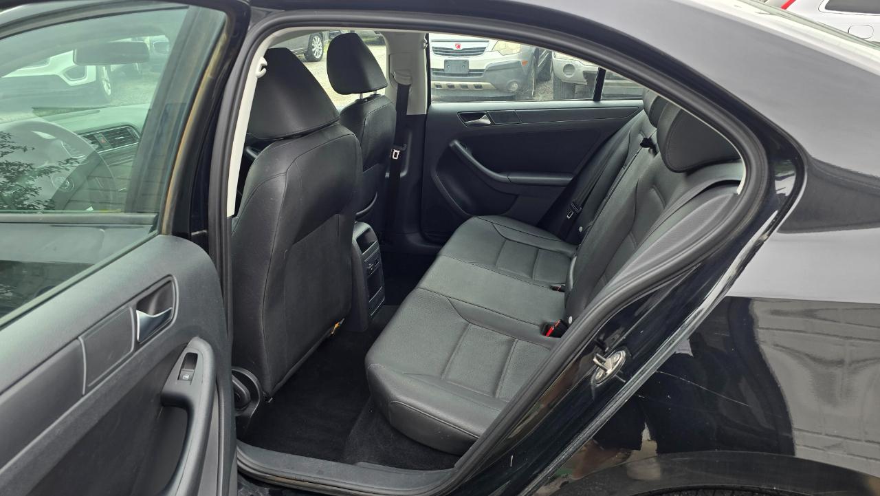 Volkswagen Jetta SE 2012