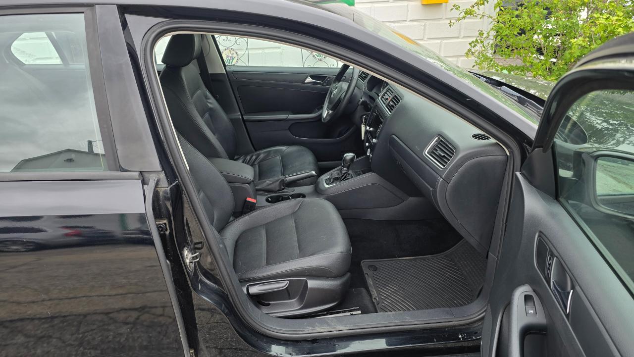 Volkswagen Jetta SE 2012