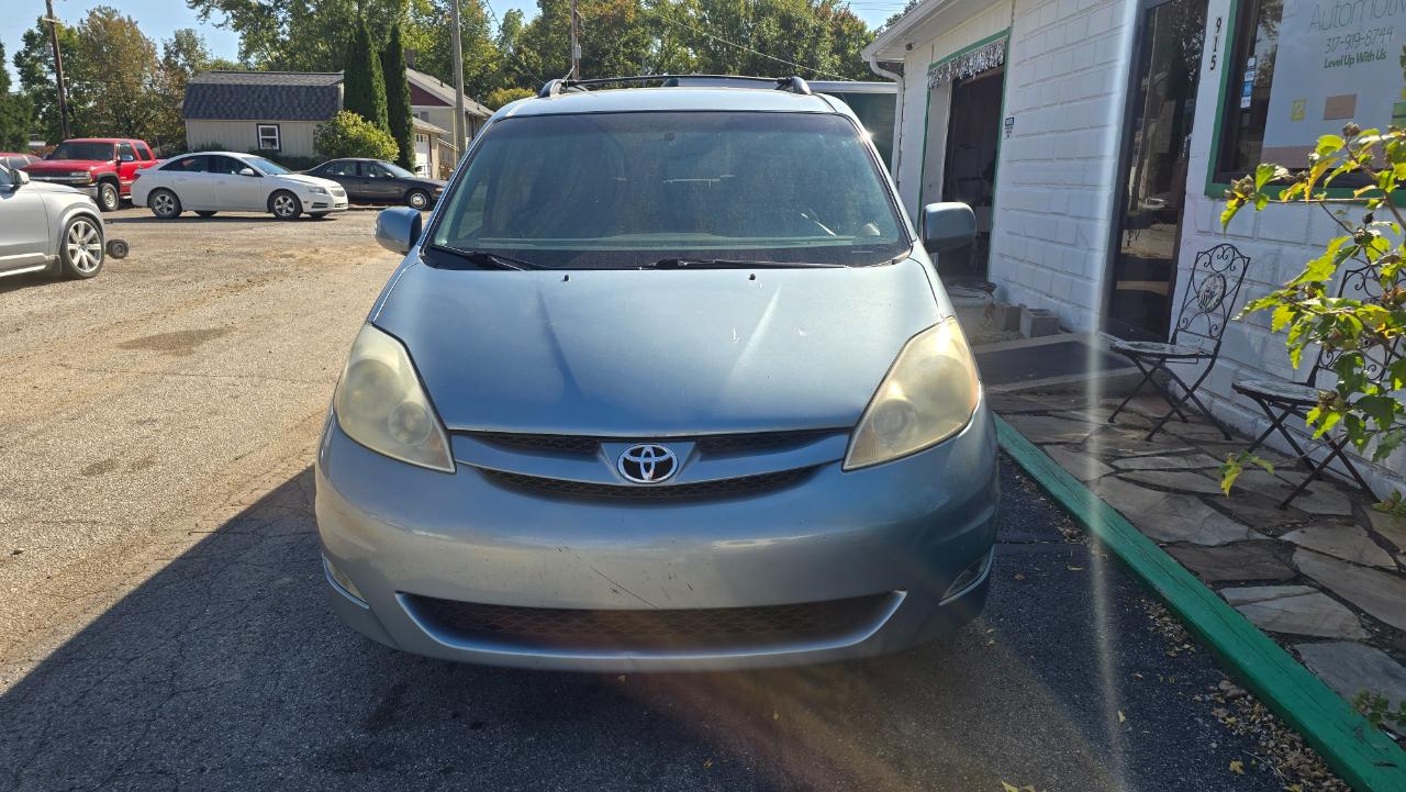 Toyota Sienna XLE 2006