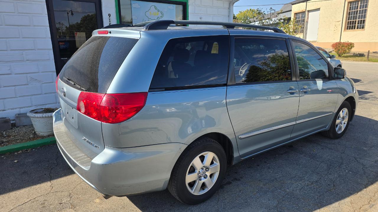 Toyota Sienna XLE 2006