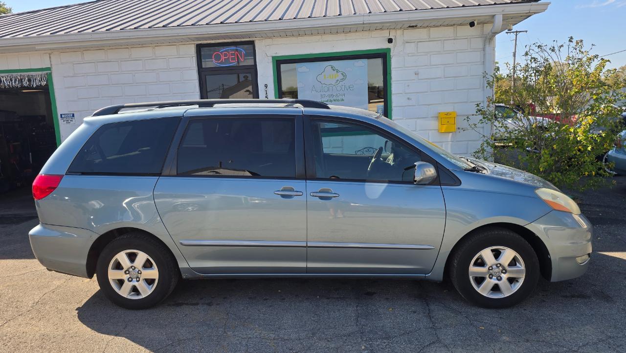 Toyota Sienna XLE 2006