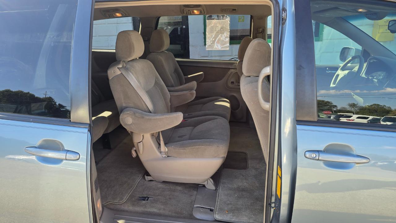 Toyota Sienna XLE 2006