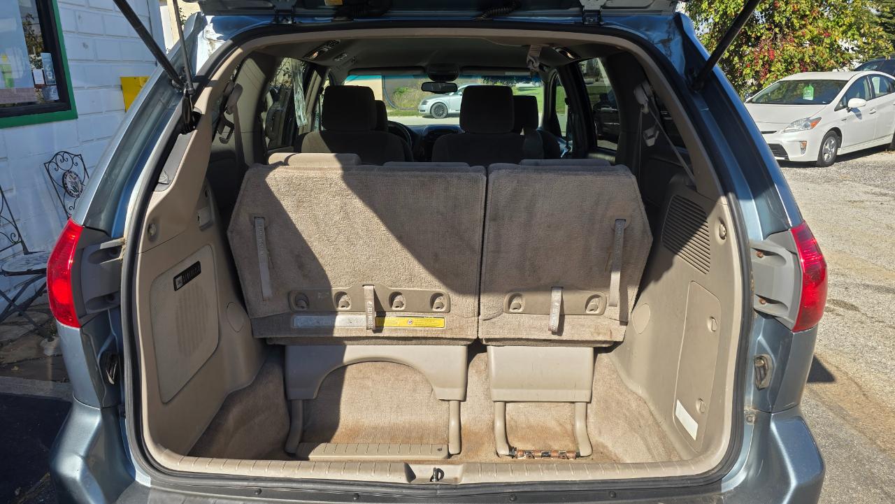 Toyota Sienna XLE 2006