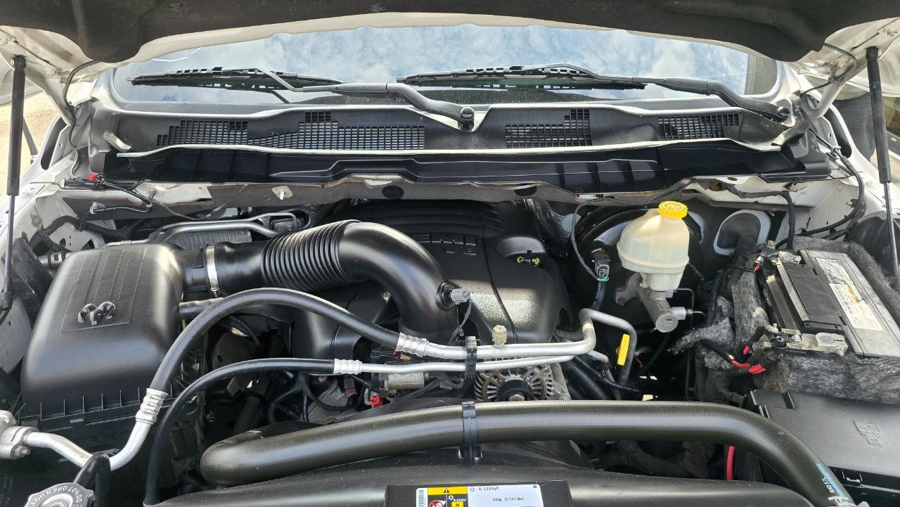 RAM 1500 SLT Crew Cab SWB 4WD 2015