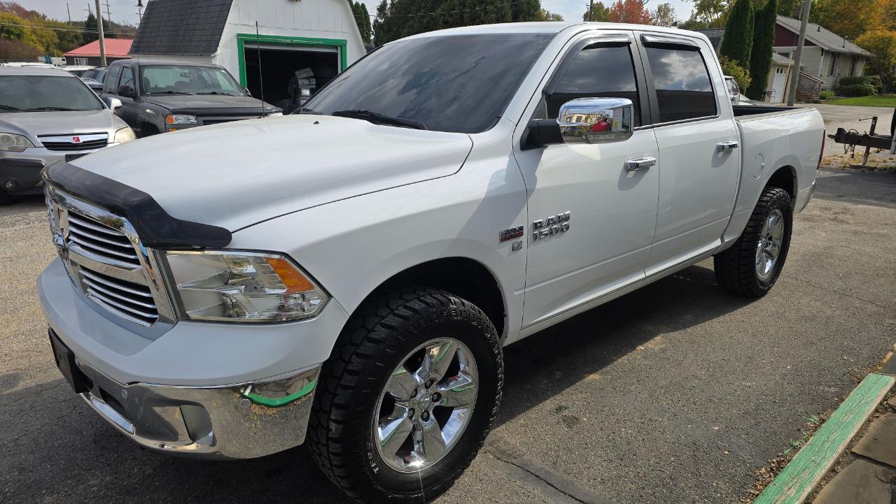 RAM 1500 SLT Crew Cab SWB 4WD 2015