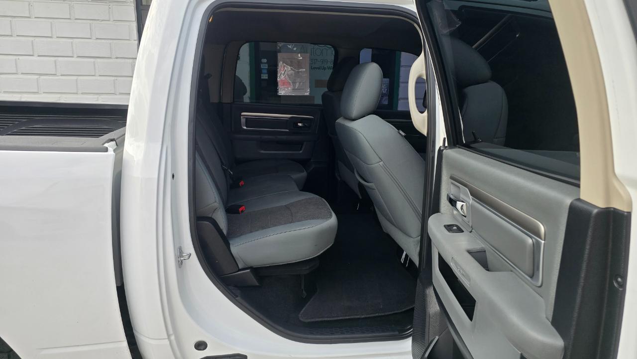 RAM 1500 SLT Crew Cab SWB 4WD 2015