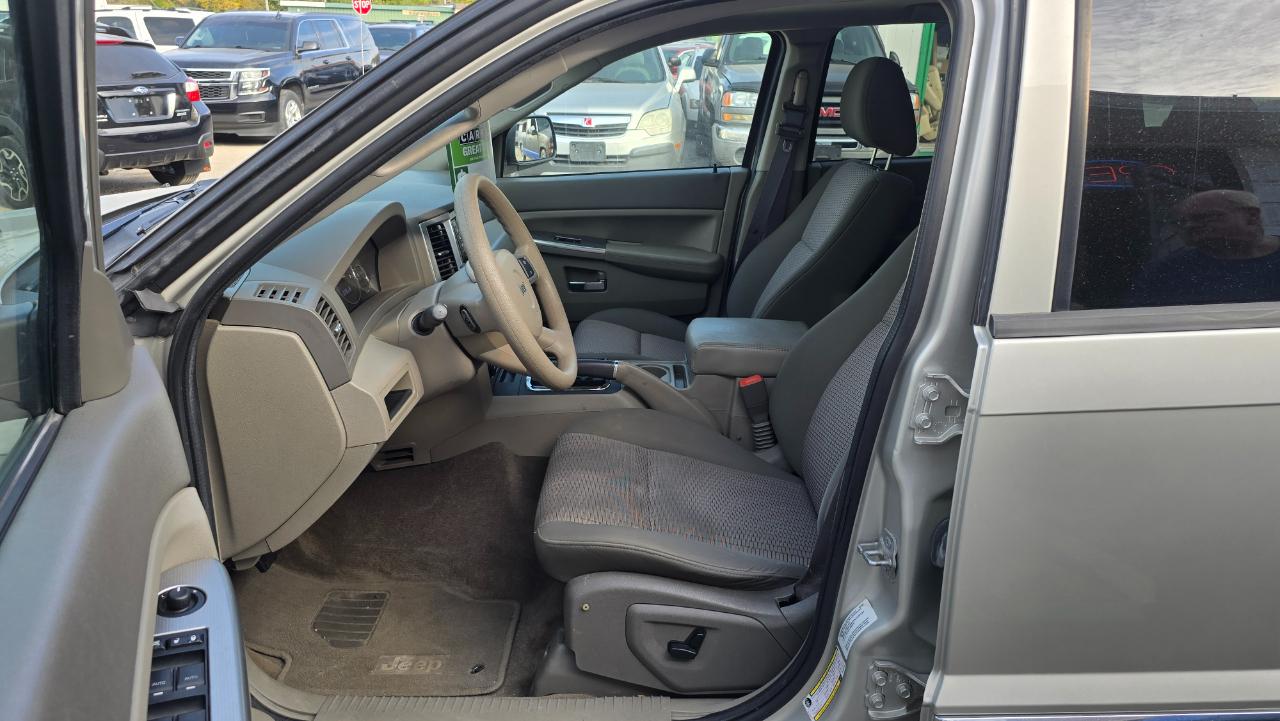 Jeep Grand Cherokee Laredo 4WD 2009
