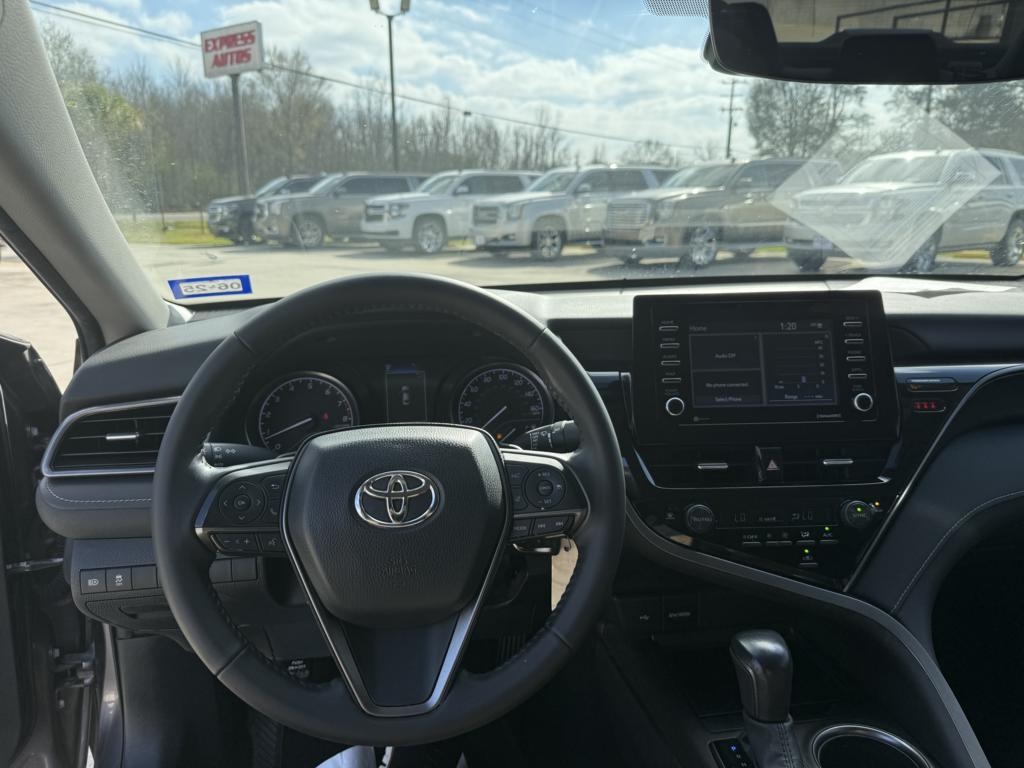 Toyota Camry  2022
