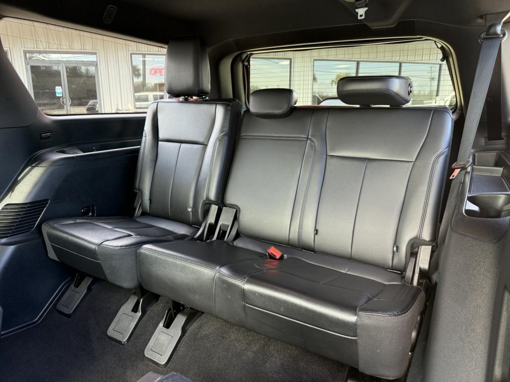 Ford Expedition  2021