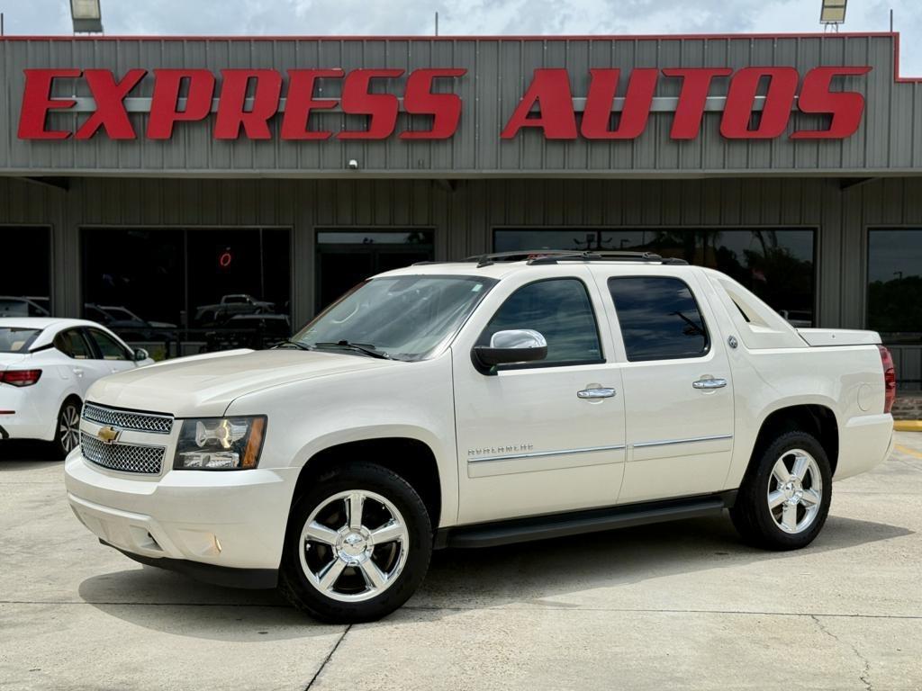 2013 Chevrolet Avalanche 4WD Avalanche LTZ's photo