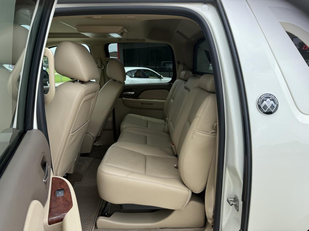 Chevrolet Avalanche 4WD Crew Cab LTZ 2013