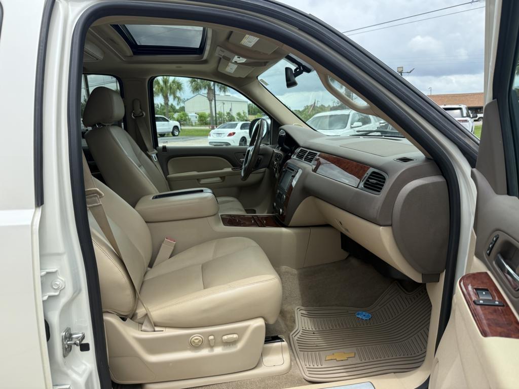 Chevrolet Avalanche 4WD Crew Cab LTZ 2013