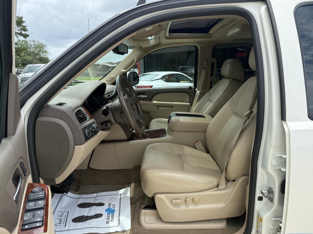 Chevrolet Avalanche 4WD Crew Cab LTZ 2013