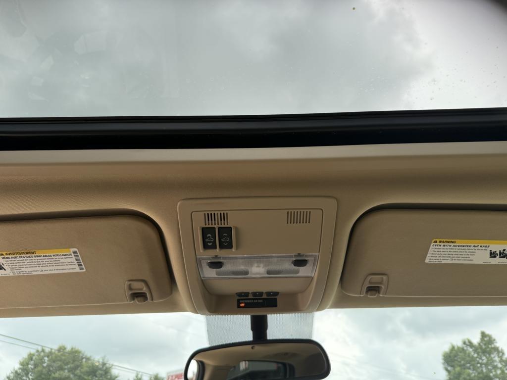 Chevrolet Avalanche 4WD Crew Cab LTZ 2013