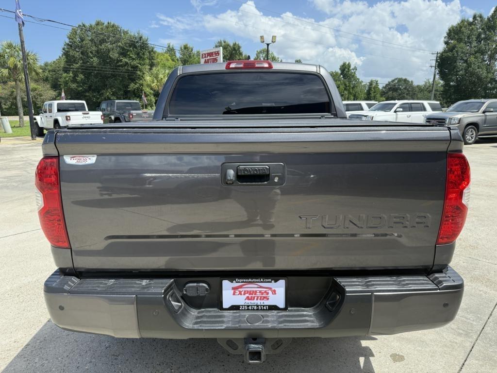 Toyota Tundra  2021