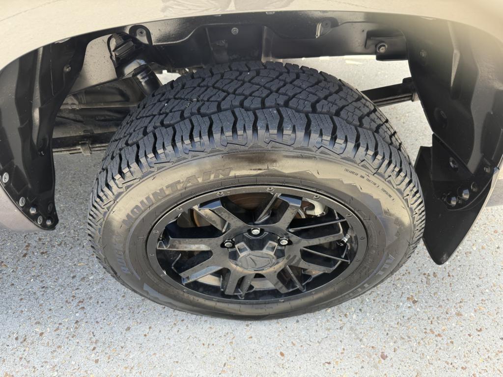 Toyota Tundra  2021