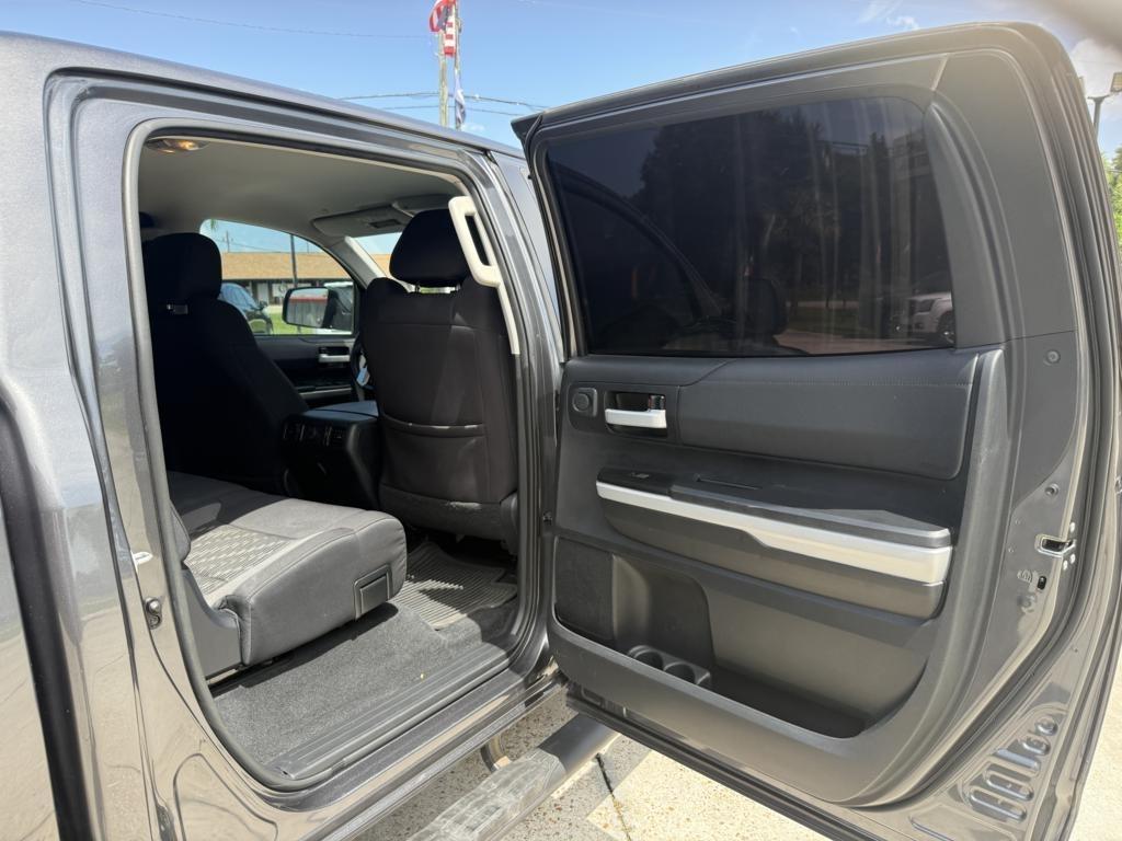 Toyota Tundra  2021