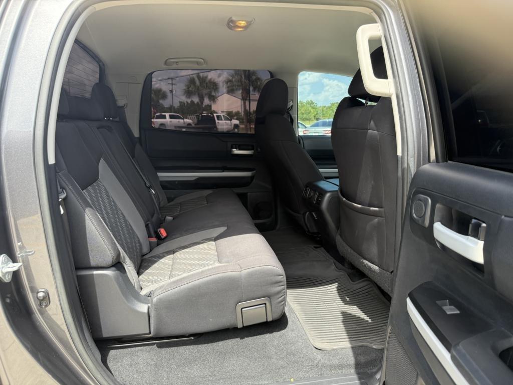 Toyota Tundra  2021