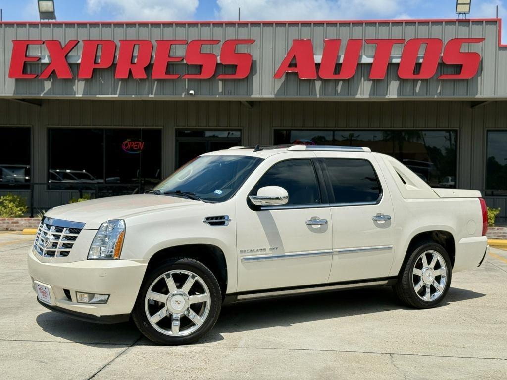 Cadillac Escalade EXT AWD 4dr Premium 2011