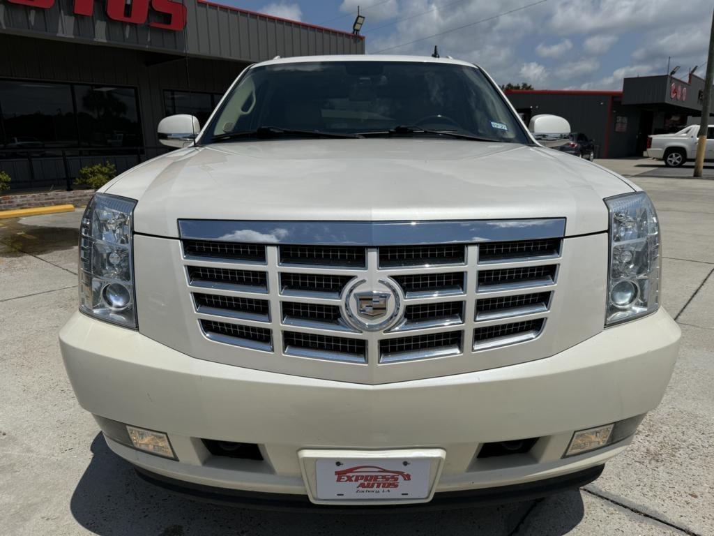 Cadillac Escalade EXT AWD 4dr Premium 2011