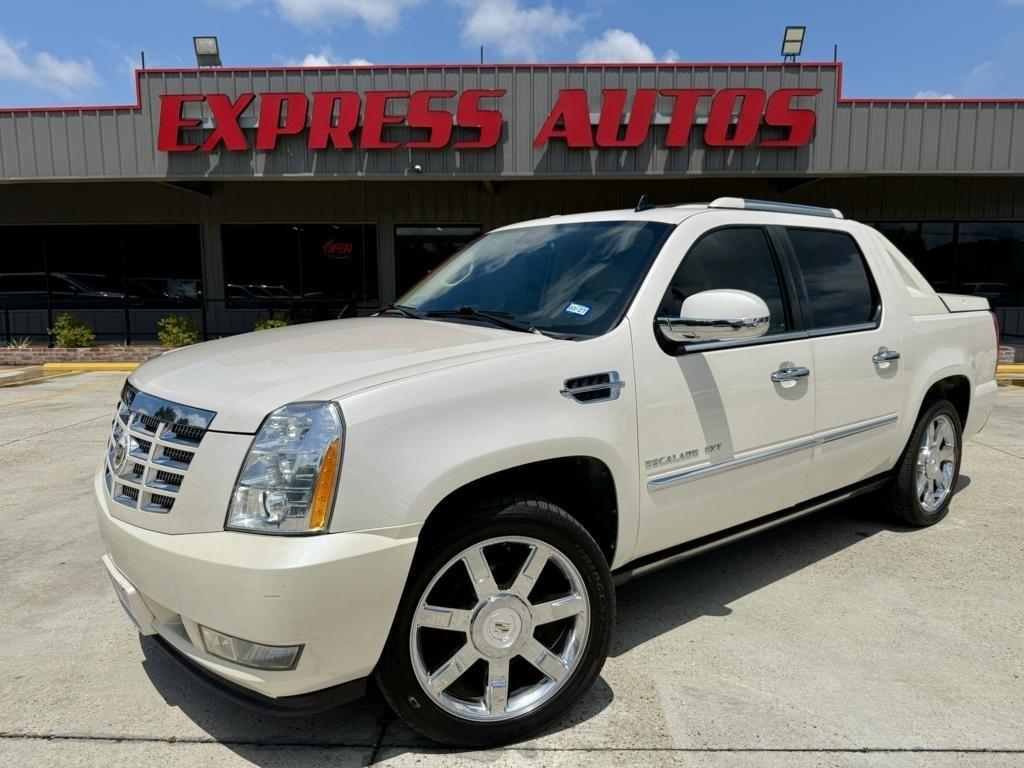 Cadillac Escalade EXT AWD 4dr Premium 2011