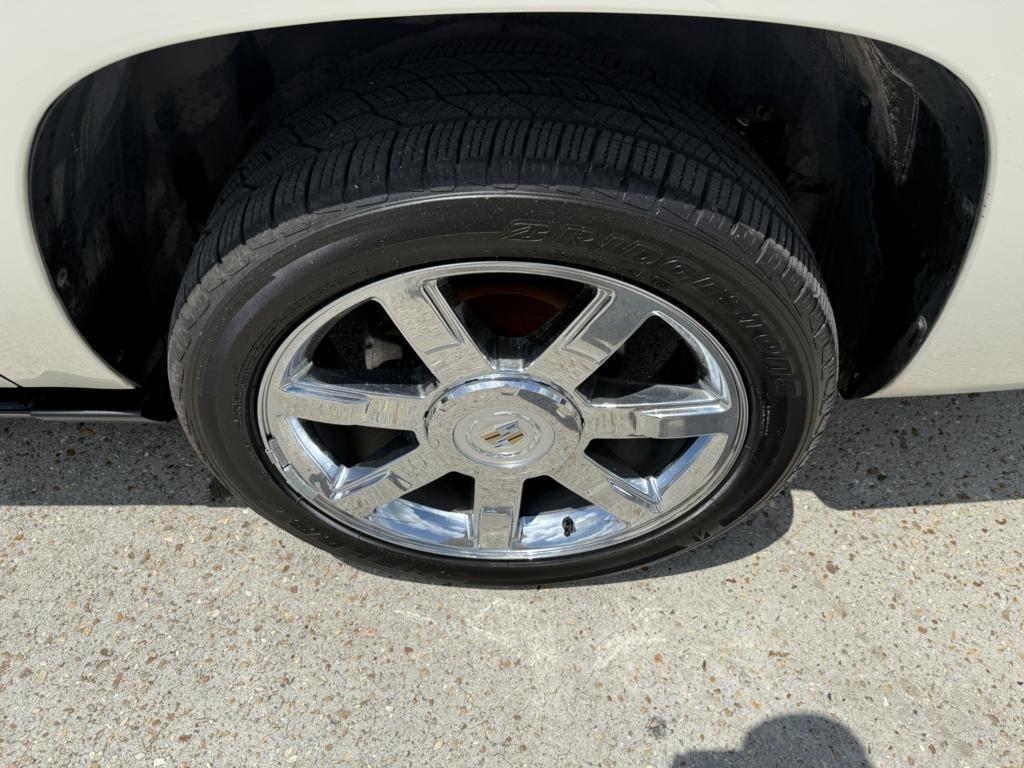 Cadillac Escalade EXT AWD 4dr Premium 2011