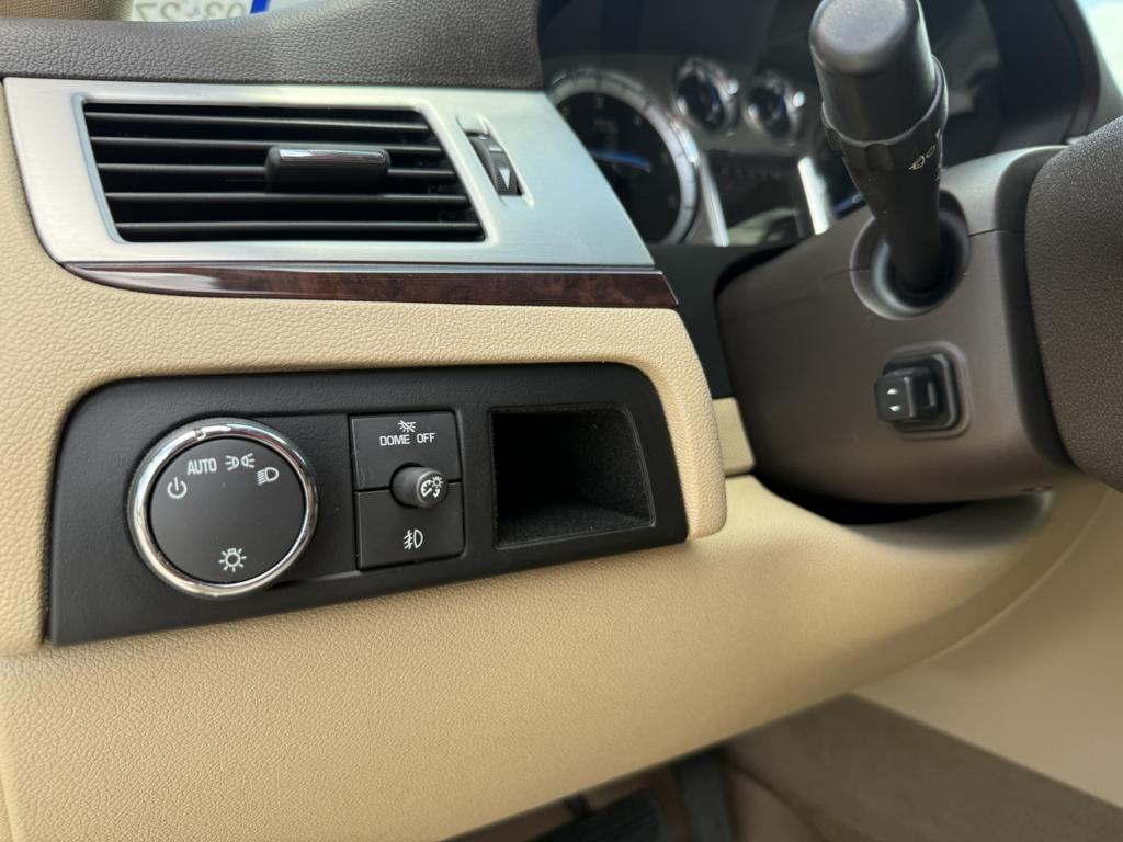 Cadillac Escalade EXT AWD 4dr Premium 2011