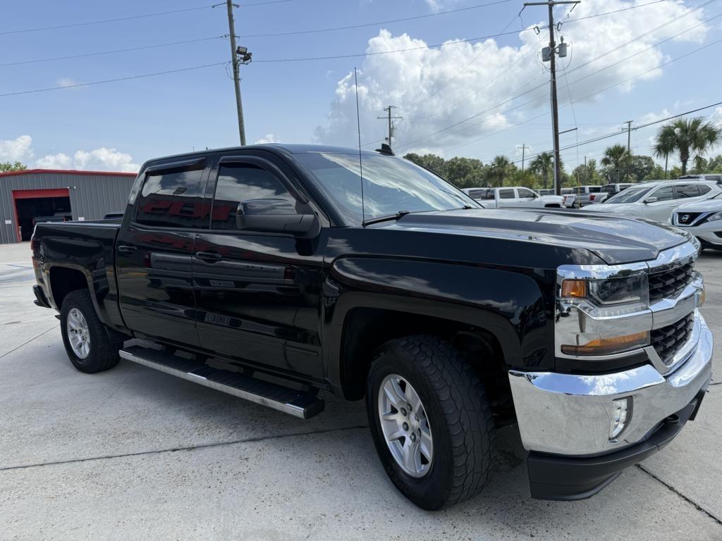 Chevrolet Silverado 1500 4WD Crew Cab 143.5" LT w/1LT 2018