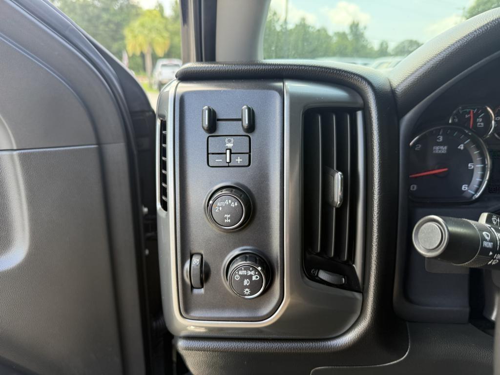 Chevrolet Silverado 1500 4WD Crew Cab 143.5" LT w/1LT 2018