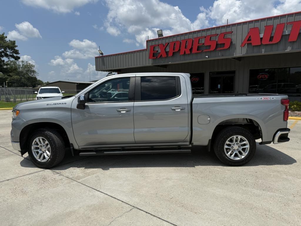 Chevrolet Silverado 1500 4WD Crew Cab 147" LT w/1LT 2023