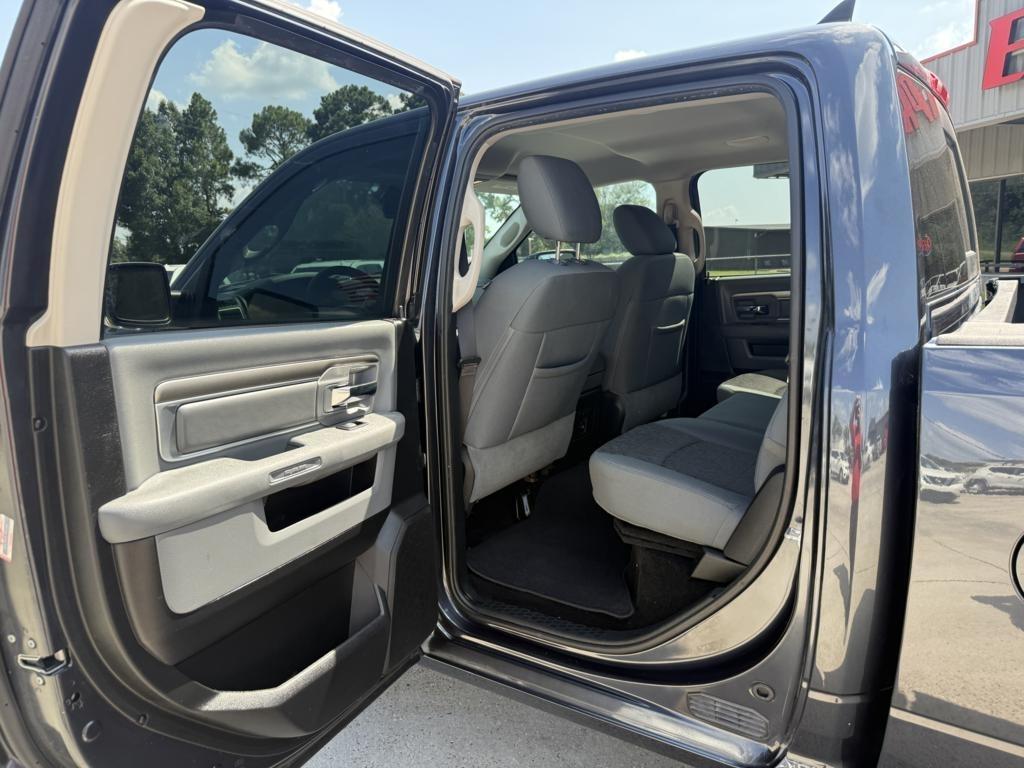 RAM 1500 2WD Crew Cab 140.5" Lone Star 2014