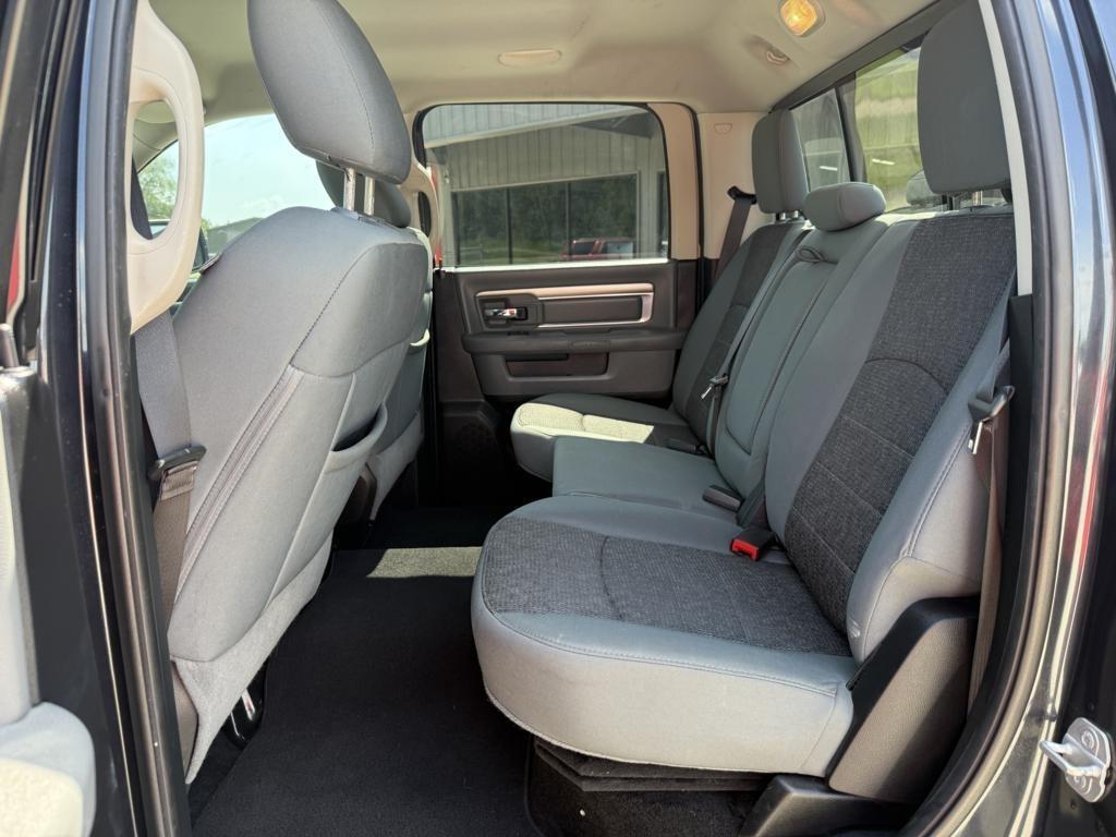 RAM 1500 2WD Crew Cab 140.5" Lone Star 2014