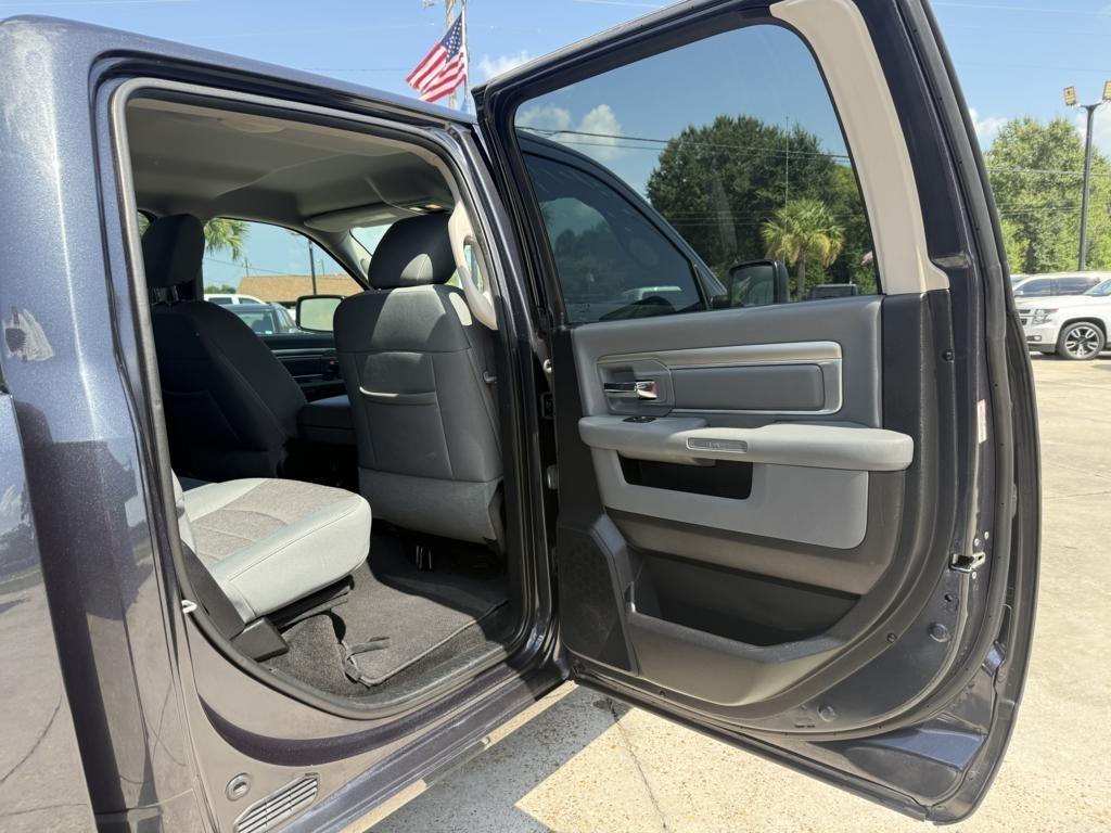 RAM 1500 2WD Crew Cab 140.5" Lone Star 2014
