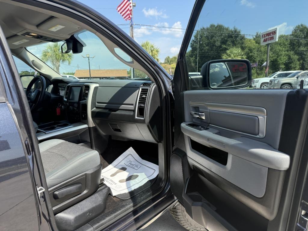 RAM 1500 2WD Crew Cab 140.5" Lone Star 2014