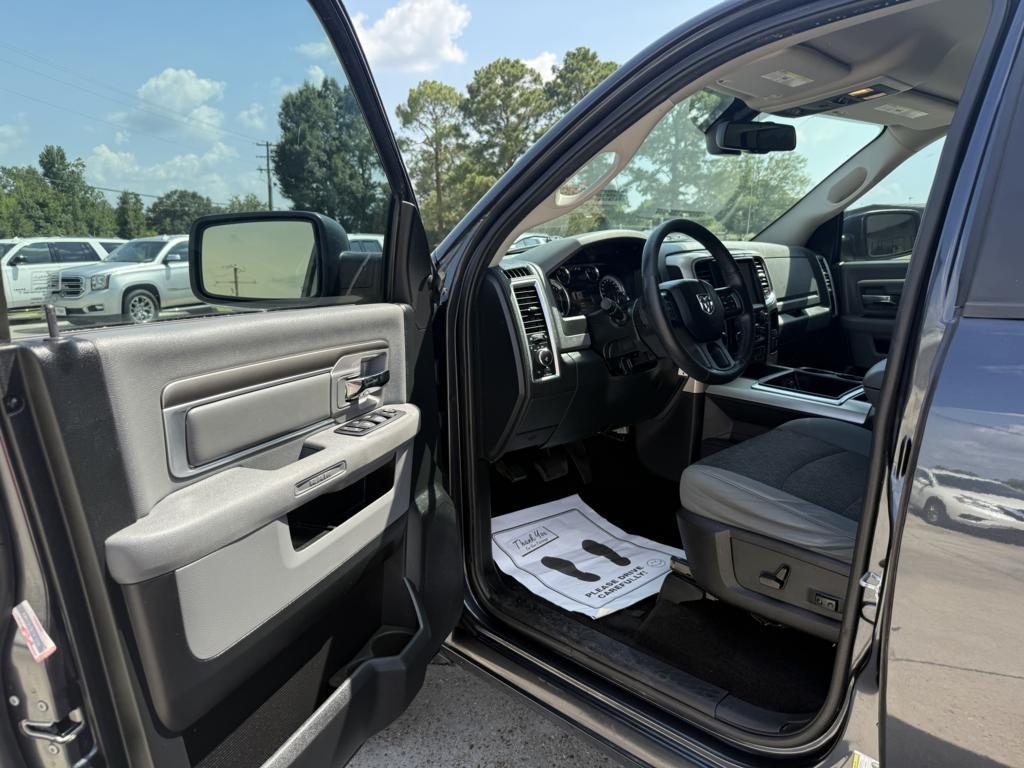RAM 1500 2WD Crew Cab 140.5" Lone Star 2014