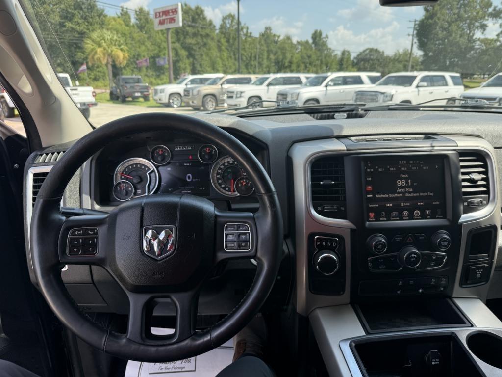 RAM 1500 2WD Crew Cab 140.5" Lone Star 2014