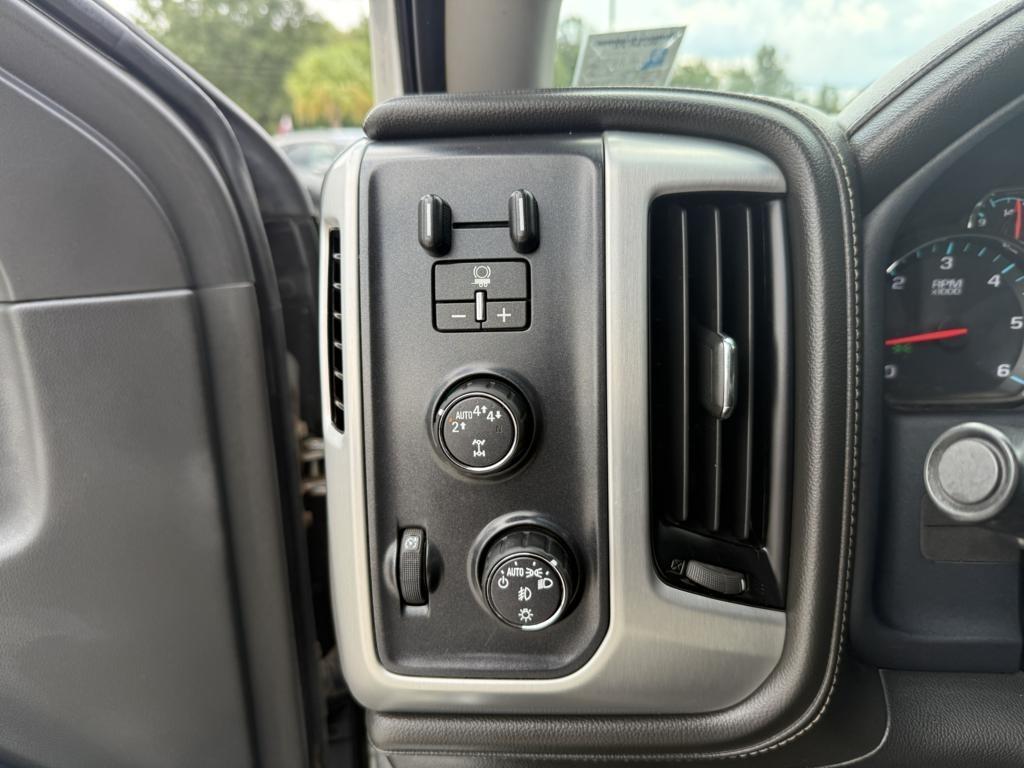 GMC Sierra 1500 4WD Crew Cab 143.5" SLT 2018