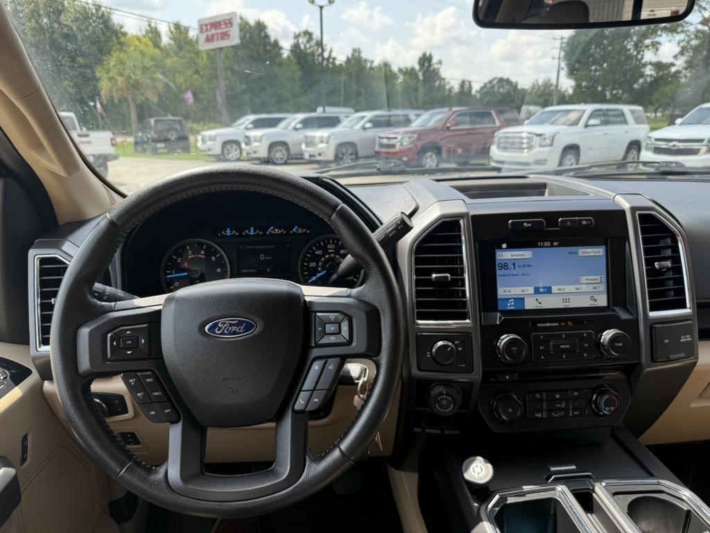 Ford F-150 2WD SuperCrew 157" Lariat 2016