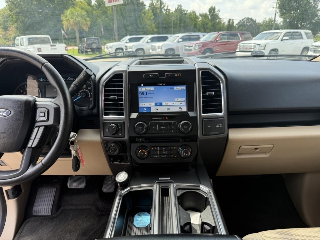 Ford F-150 2WD SuperCrew 157" Lariat 2016