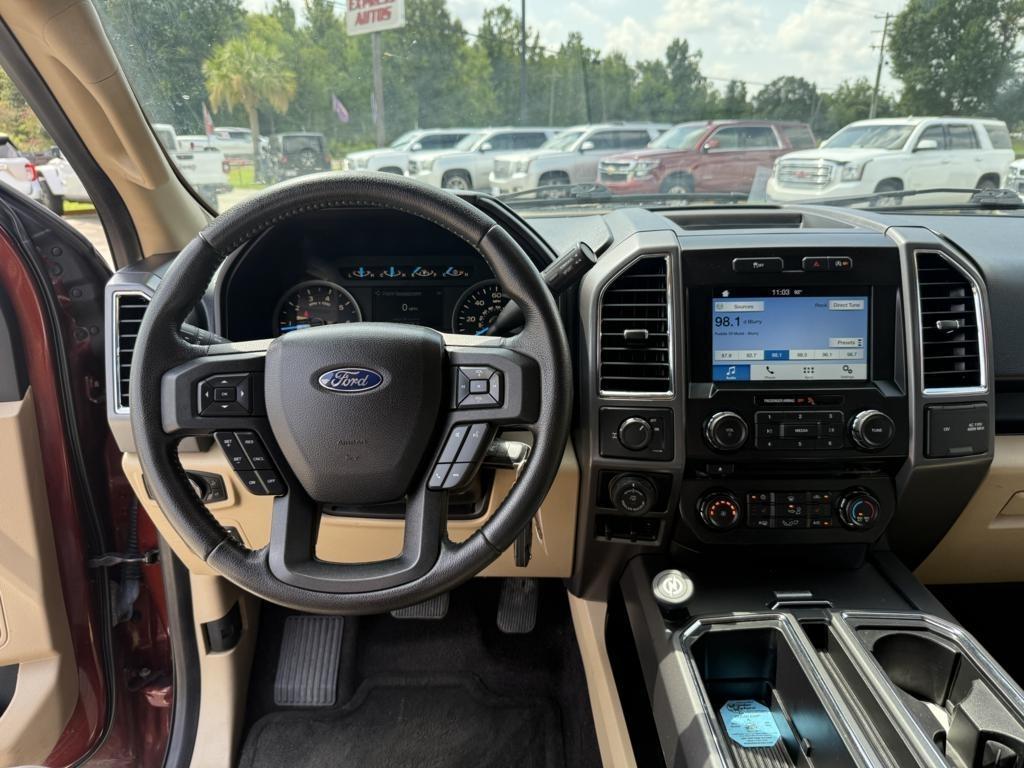 Ford F-150 2WD SuperCrew 157" Lariat 2016