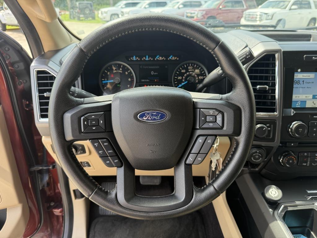 Ford F-150 2WD SuperCrew 157" Lariat 2016