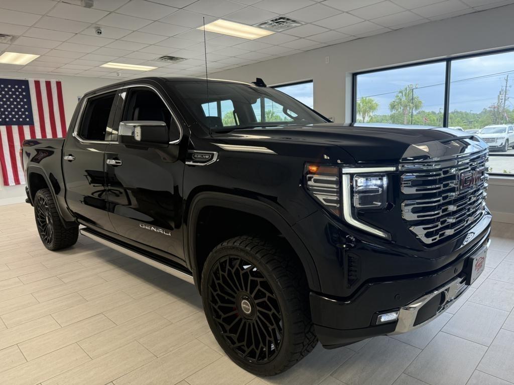 GMC Sierra 1500 4WD Crew Cab 147" Denali 2022