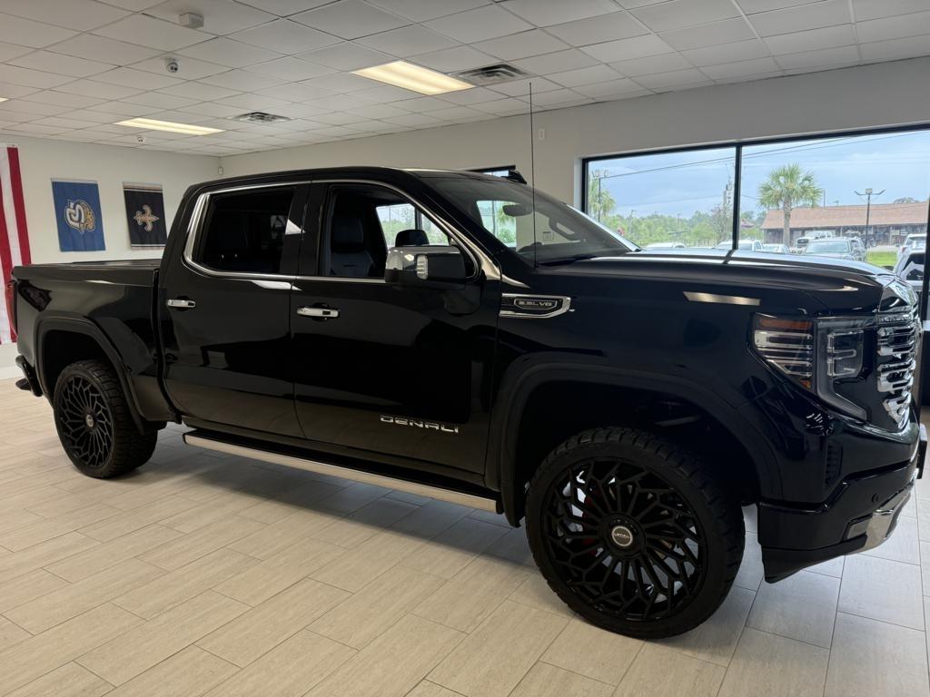 GMC Sierra 1500 4WD Crew Cab 147" Denali 2022