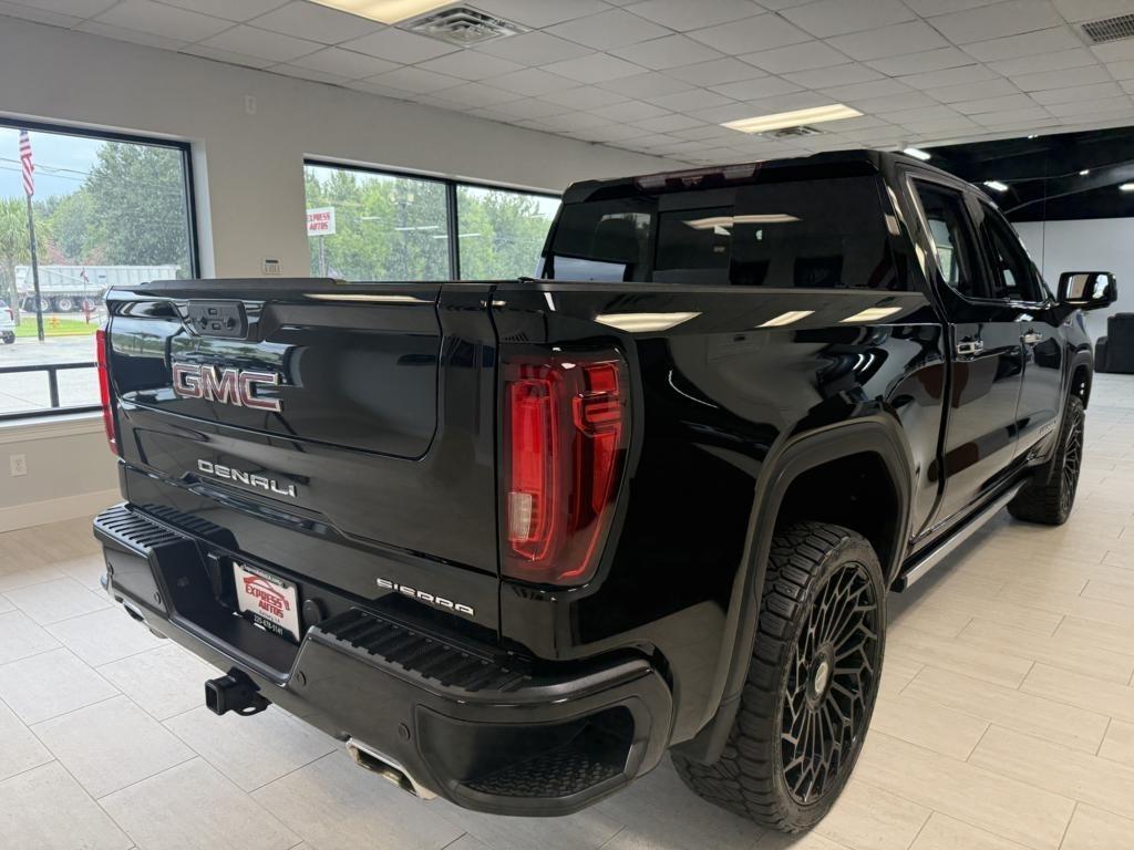 GMC Sierra 1500 4WD Crew Cab 147" Denali 2022
